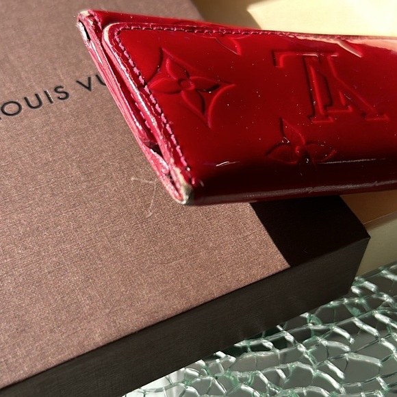 RED LOUIS VUITON VERNIS KEY HOLDER WITH BOX AND RIBBON - Picture 4 of 10